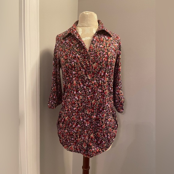 American Rag Blouse size Medium. Smoke free. - Picture 1 of 4